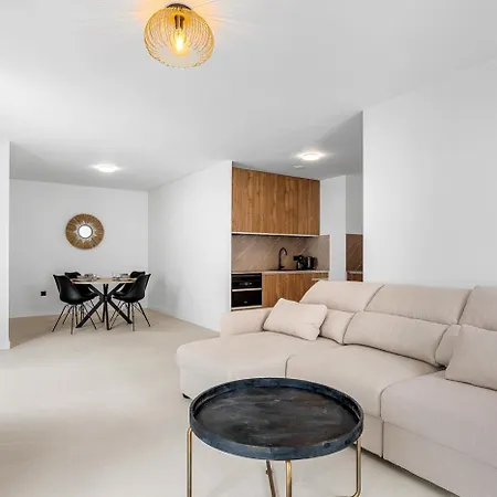 Villa Royal 2 Luxury Family Villa,s With Private Pool 210m2 *